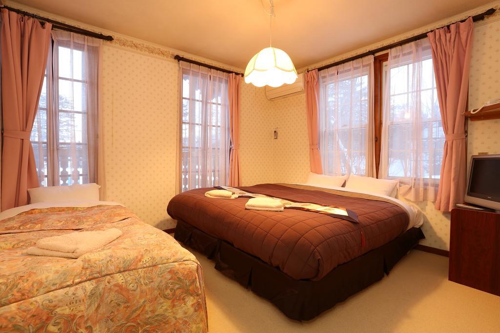 Alpine Wind Bed & Breakfast Hakuba Phòng bức ảnh